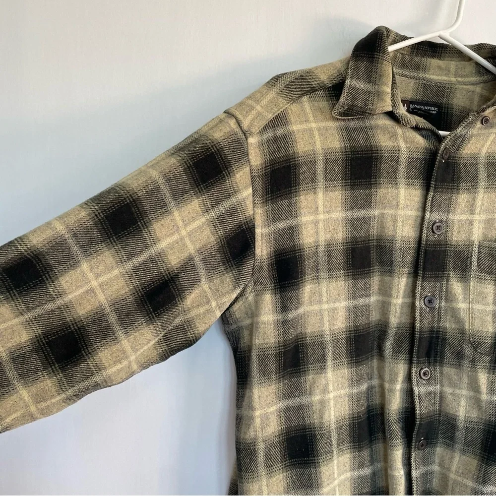 Banana Republic Cabinwear Men’s Flannel Yellow Black Button Down Shirt Size M